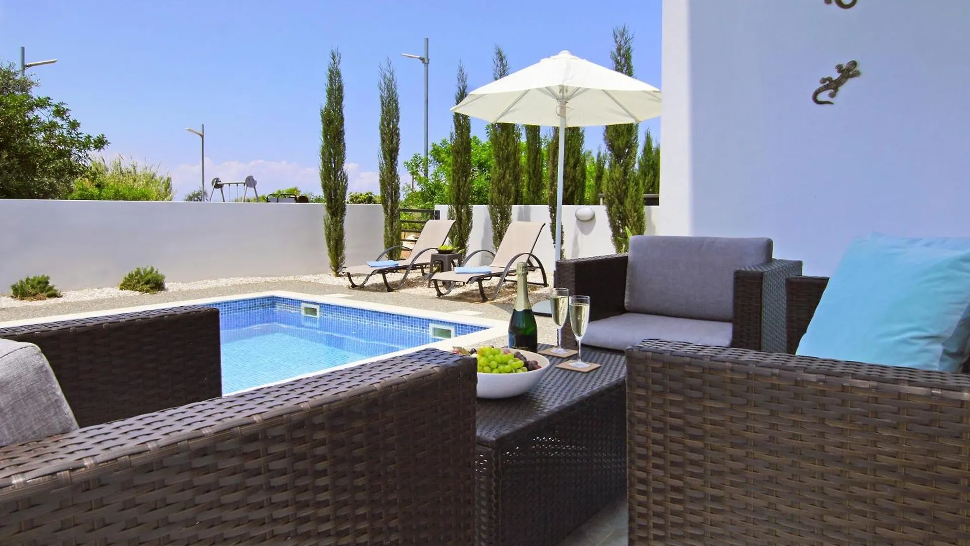 Villa Gloria Protaras 0*,